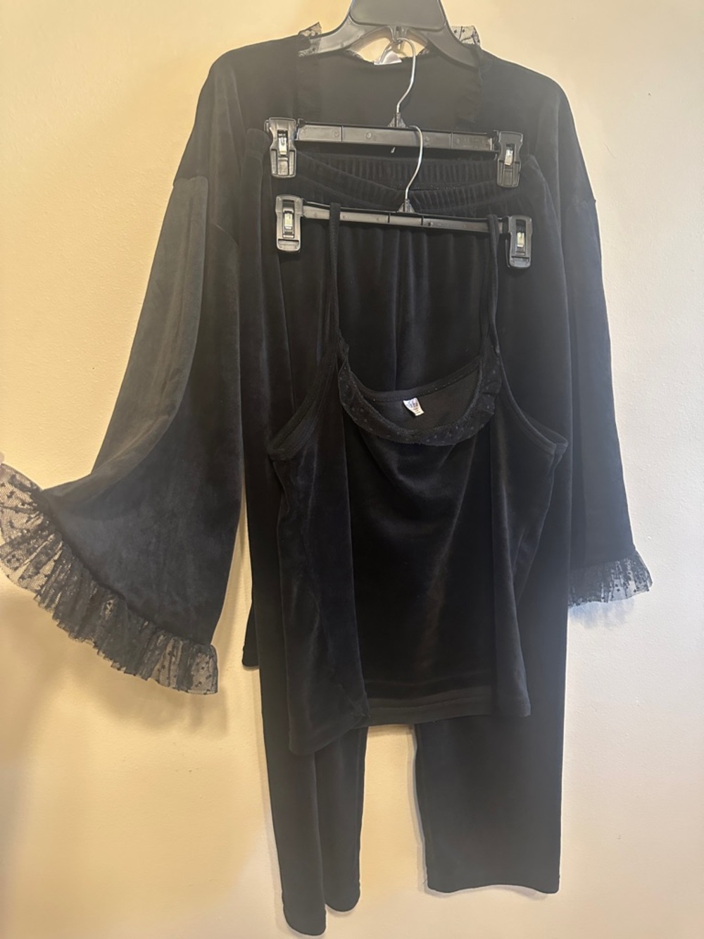 Source Unknown Black Velvet Lace-Trim 3-Piece Sleep Set